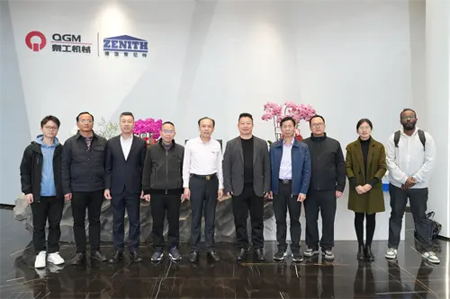 Le scuole e le imprese si uniscono per creare il futuro | Il vicepresidente del Quanzhou Information Engineering College ha visitato Quangong Co., Ltd. per esplorare nuovi percorsi per l'integrazione dell'industria, del mondo accademico e della ricerca