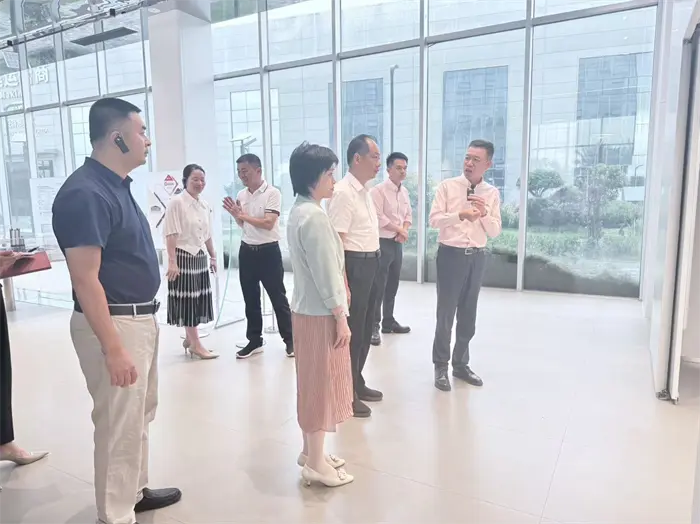 Il vice sindaco di Quanzhou Su Gengcong ha visitato QGM e ha fornito indicazioni elogi per i risultati ottenuti nella produzione intelligente e nell'innovazione