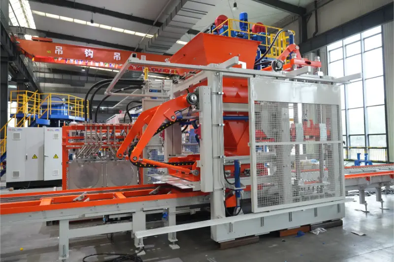 Linea di produzione di mattoni Zenith T10: una macchina per lo stampaggio di blocchi ad alte prestazioni dà nuovo slancio alle basse emissioni di carbonio