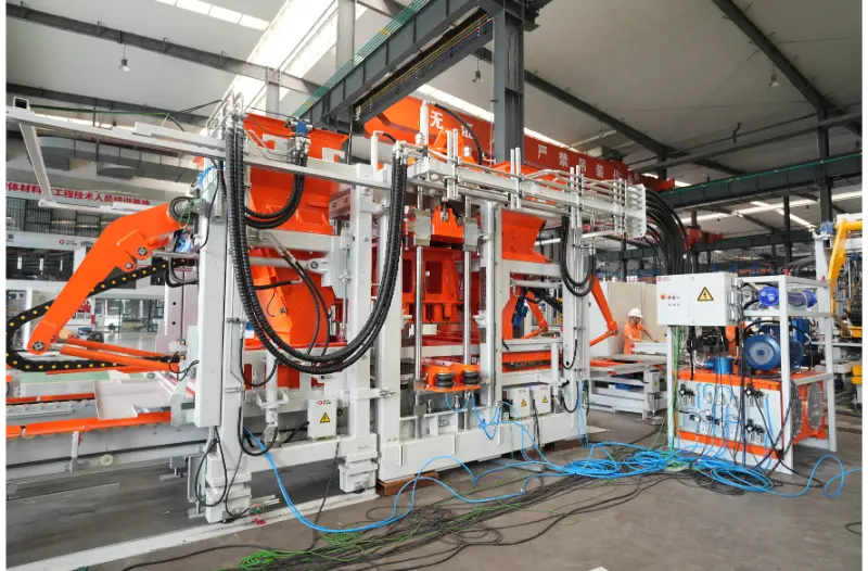 La linea di produzione di mattoni completamente automatica Zenith T12 rimodella il panorama produttivo del settore.