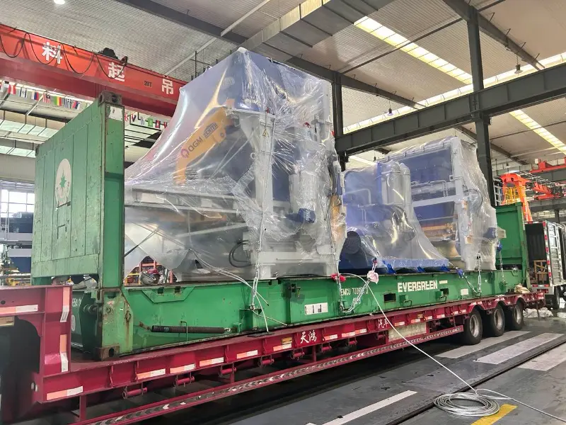 La linea di produzione di mattoni su larga scala del 1500 di Quangong Machinery viene nuovamente spedita all'estero