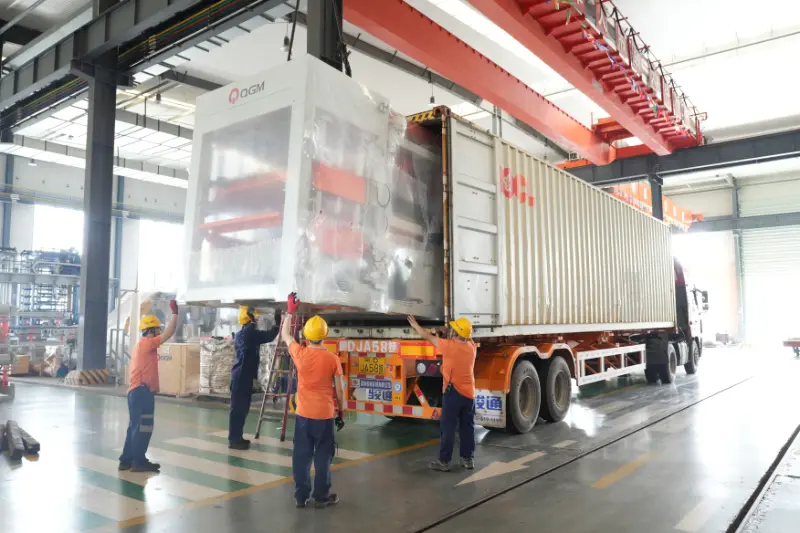 Quangong Machinery spedisce linee di produzione di mattoni intelligenti verso i mercati d'oltremare