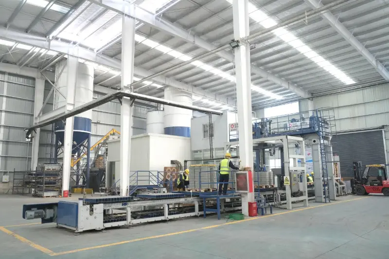 Macchina per pavimentazione automatica per il sud-est asiatico | Soluzioni efficienti per la produzione di finitrici in calcestruzzo