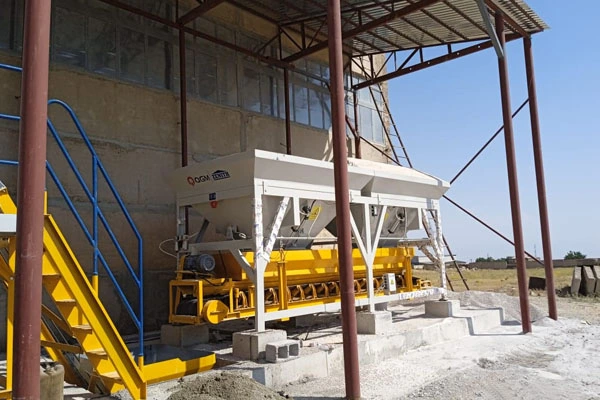 Macchina automatica per la produzione di blocchi QT6 in Armenia, dal 2022